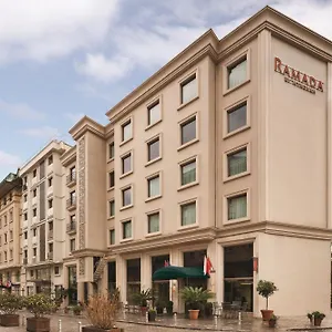 Hotel Ramada By Wyndham Grand Bazaar ****